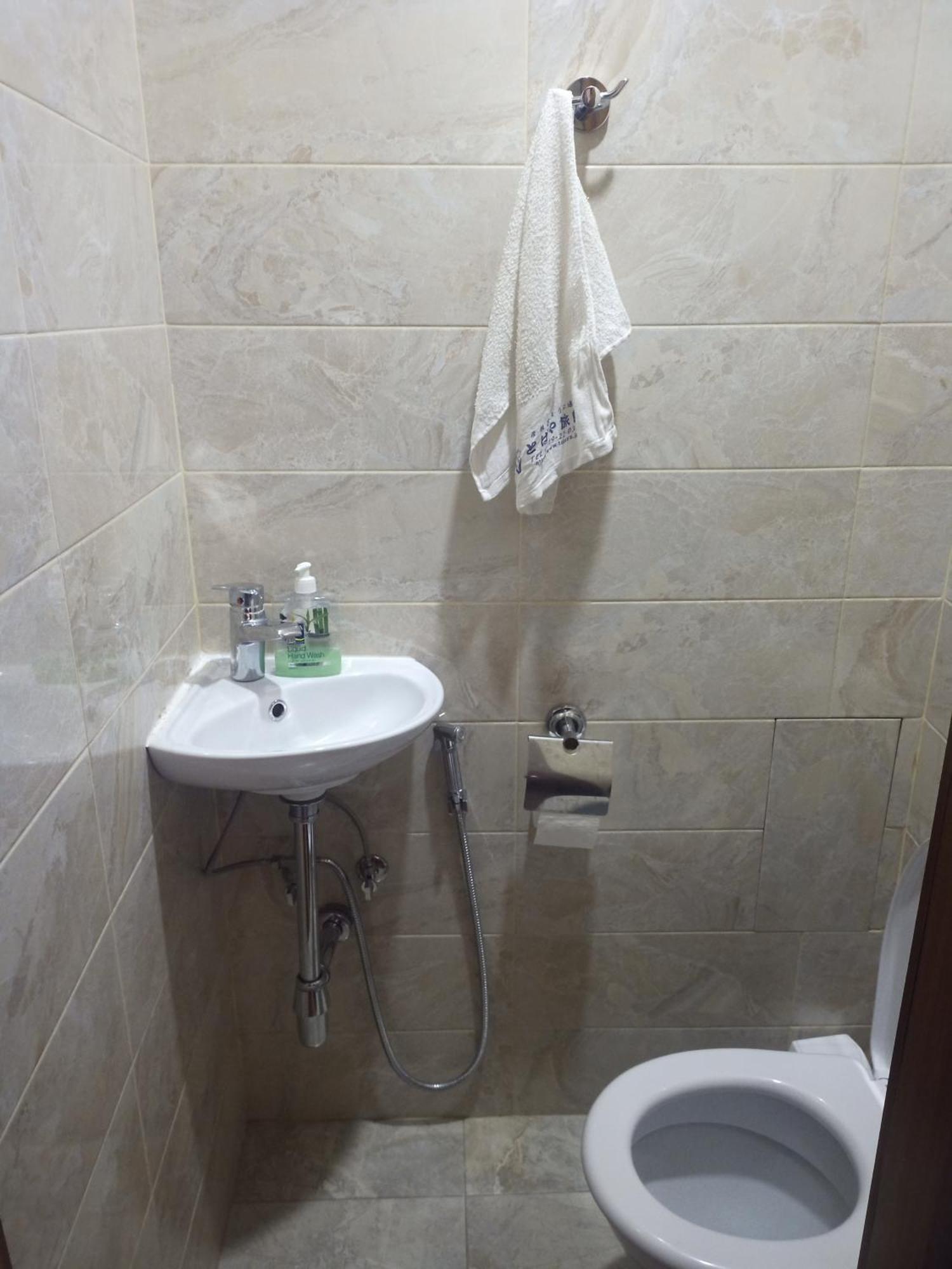 Spacious One Bedroom Apartment In The City Centre Erevan Exterior foto